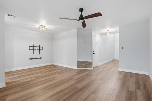 2105 W Discovery Cir W, Deerfield Beach, FL 33442