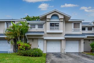 2105 W Discovery Cir W, Deerfield Beach, FL 33442
