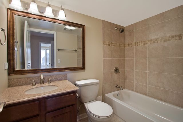 1 Renaissance Place 112, Palatine, IL 60067