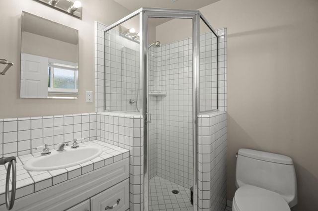 20 Robin Way, San Carlos, CA 94070
