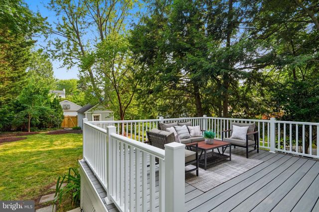 4720 ELLICOTT ST NW, Washington, DC 20016
