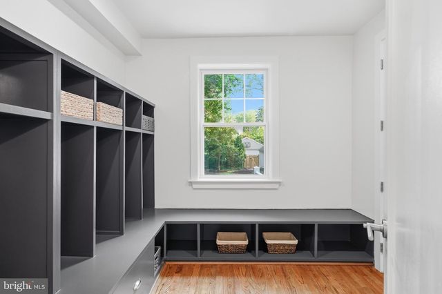 4720 ELLICOTT ST NW, Washington, DC 20016