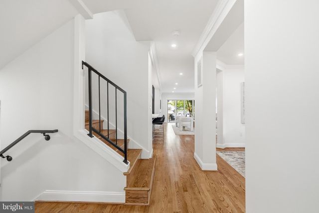 4720 ELLICOTT ST NW, Washington, DC 20016