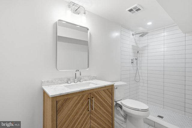 4720 ELLICOTT ST NW, Washington, DC 20016