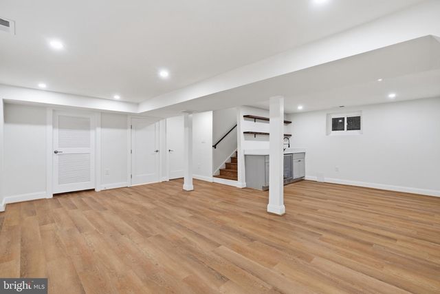 4720 ELLICOTT ST NW, Washington, DC 20016