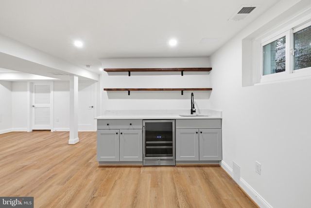 4720 ELLICOTT ST NW, Washington, DC 20016