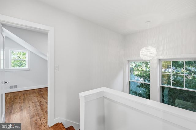 4720 ELLICOTT ST NW, Washington, DC 20016