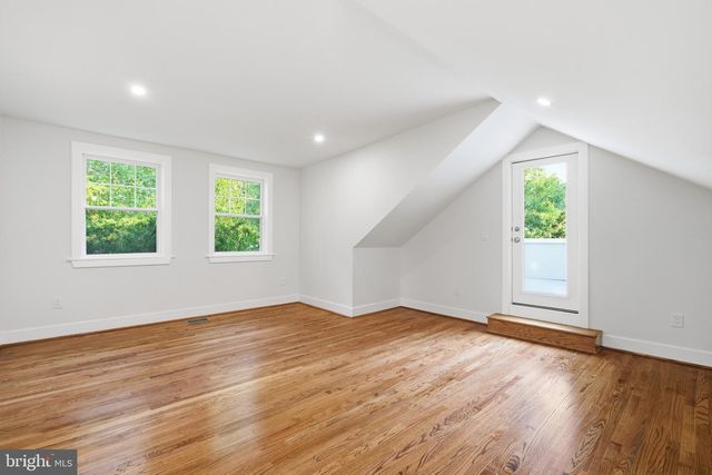 4720 ELLICOTT ST NW, Washington, DC 20016