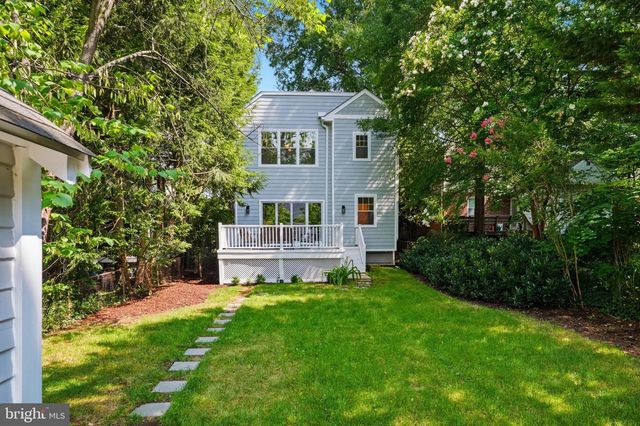 4720 ELLICOTT ST NW, Washington, DC 20016