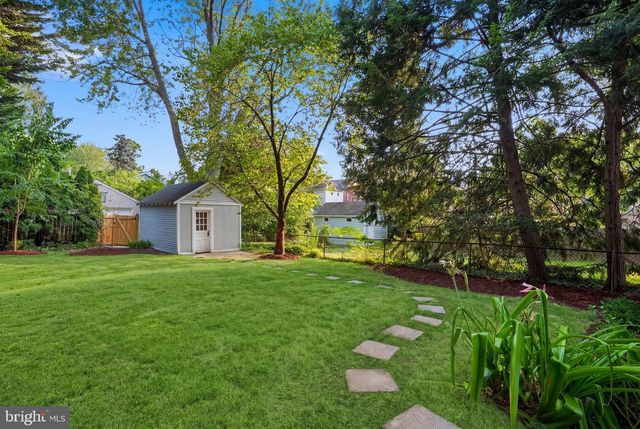 4720 ELLICOTT ST NW, Washington, DC 20016