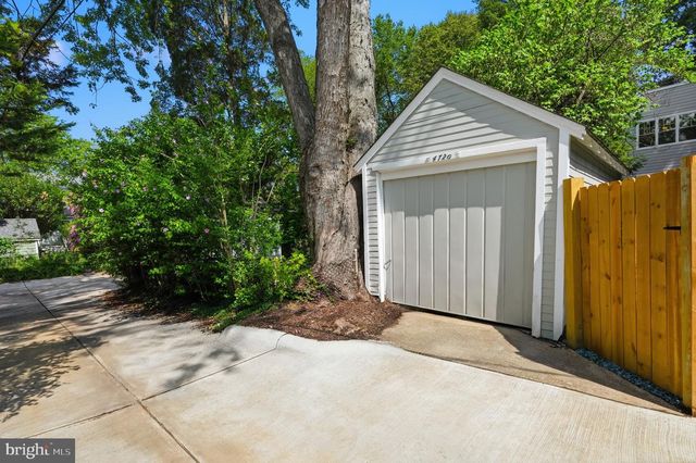 4720 ELLICOTT ST NW, Washington, DC 20016