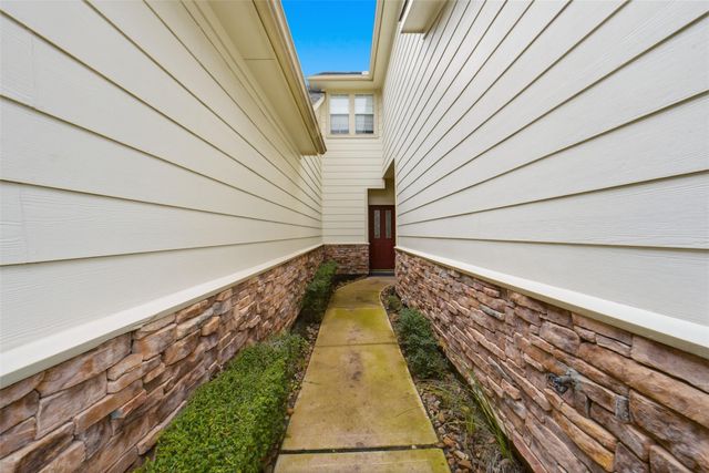 2110 Ridge Wood Lane, Sugar Land, TX 77479