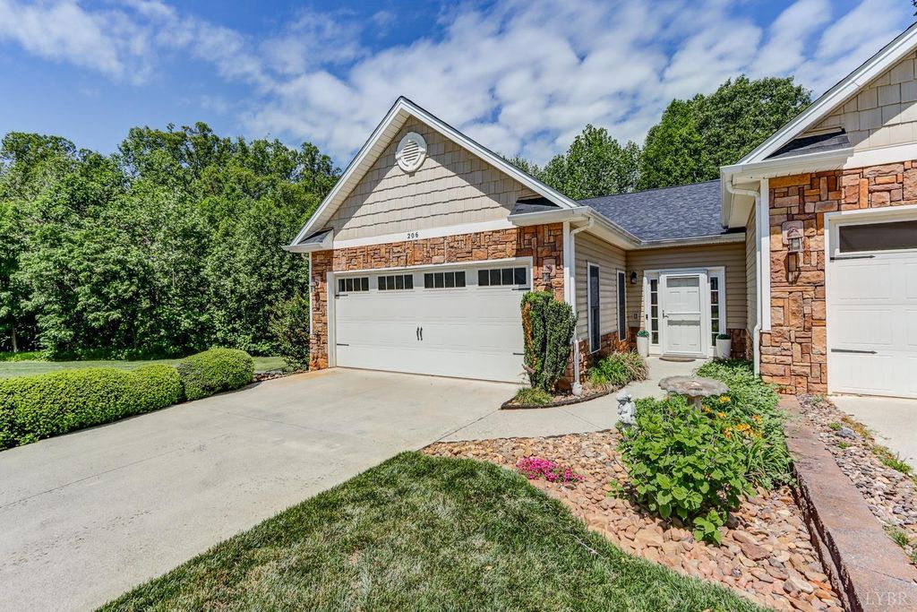 Image 1 of property listing at 206 Bella Court, Lynchburg, VA 24502