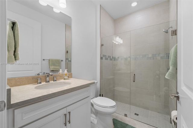 2715 Primrose Pl, Oakland Park, FL 33309