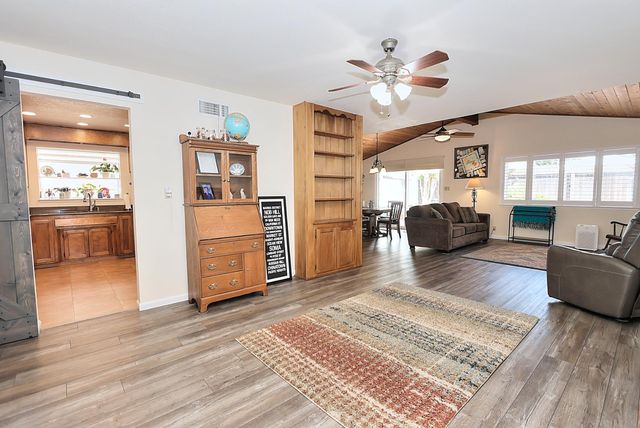 1626 Sierra Gardens Dr, Roseville, CA 95661