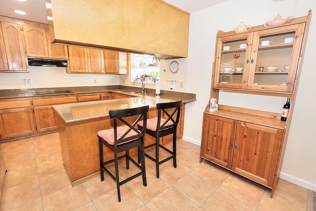 1626 Sierra Gardens Dr, Roseville, CA 95661