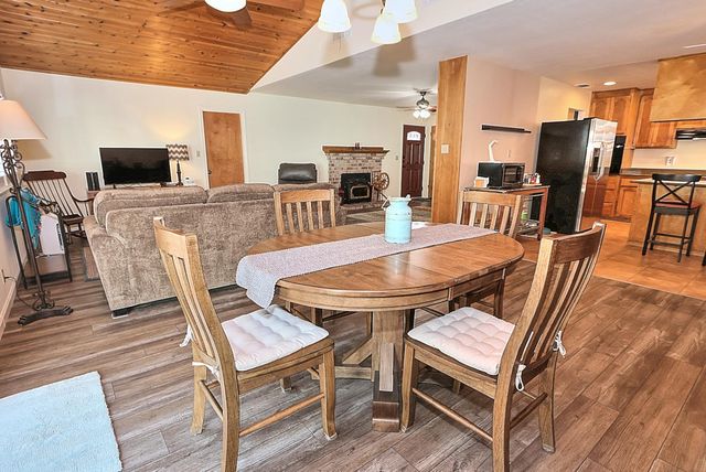 1626 Sierra Gardens Dr, Roseville, CA 95661