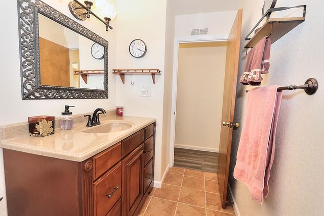 1626 Sierra Gardens Dr, Roseville, CA 95661