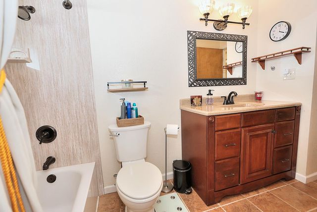 1626 Sierra Gardens Dr, Roseville, CA 95661