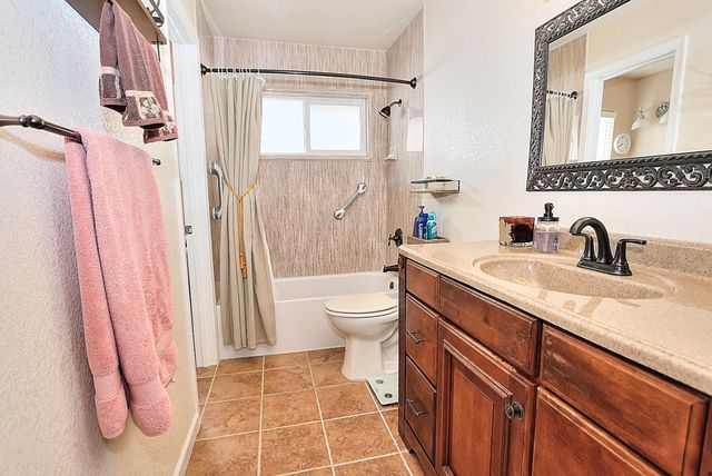 1626 Sierra Gardens Dr, Roseville, CA 95661