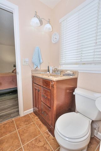 1626 Sierra Gardens Dr, Roseville, CA 95661