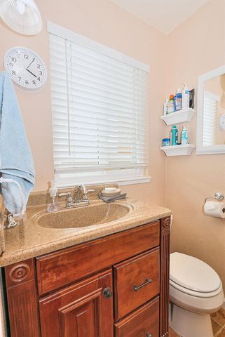 1626 Sierra Gardens Dr, Roseville, CA 95661