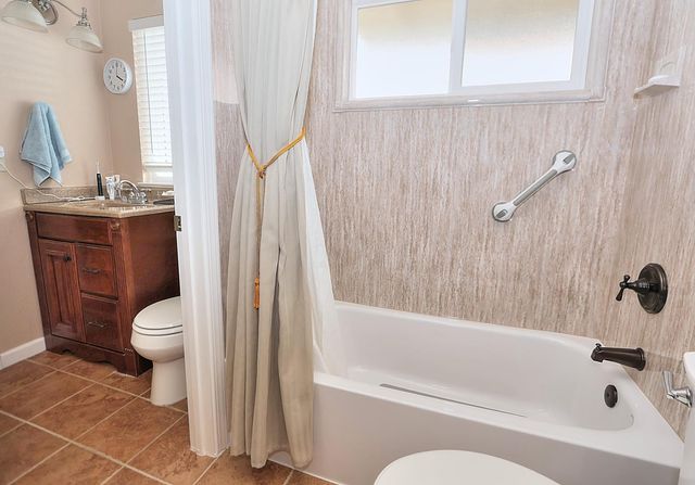 1626 Sierra Gardens Dr, Roseville, CA 95661