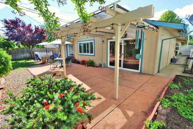 1626 Sierra Gardens Dr, Roseville, CA 95661