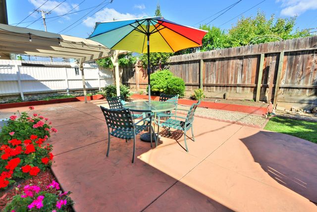 1626 Sierra Gardens Dr, Roseville, CA 95661