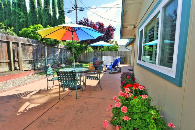 1626 Sierra Gardens Dr, Roseville, CA 95661