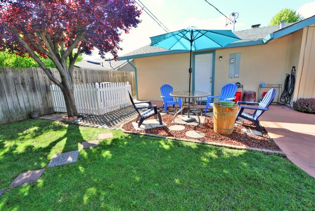 1626 Sierra Gardens Dr, Roseville, CA 95661