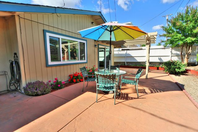 1626 Sierra Gardens Dr, Roseville, CA 95661