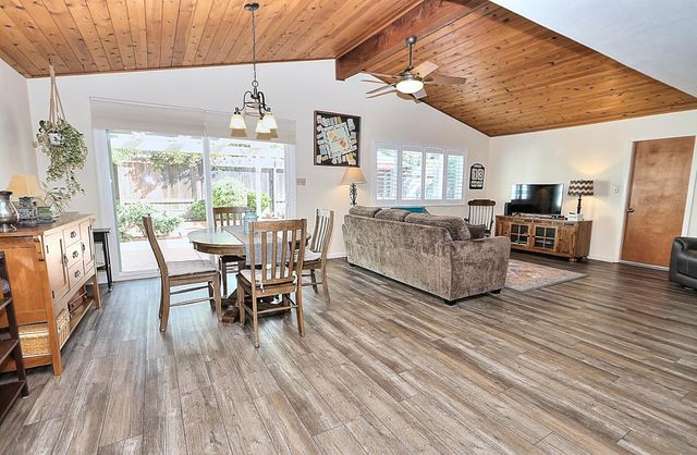 1626 Sierra Gardens Dr, Roseville, CA 95661