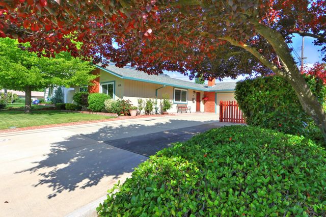 1626 Sierra Gardens Dr, Roseville, CA 95661