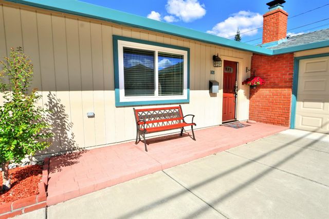 1626 Sierra Gardens Dr, Roseville, CA 95661