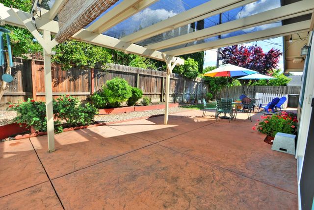 1626 Sierra Gardens Dr, Roseville, CA 95661