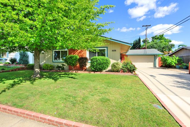 1626 Sierra Gardens Dr, Roseville, CA 95661