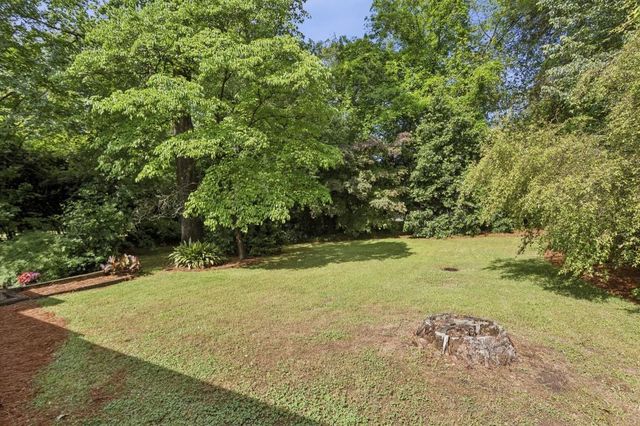 688 Huntington Place SE, Marietta, GA 30067