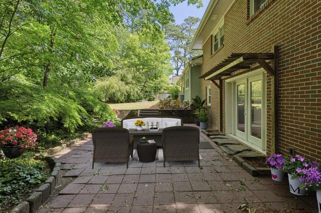 688 Huntington Place SE, Marietta, GA 30067