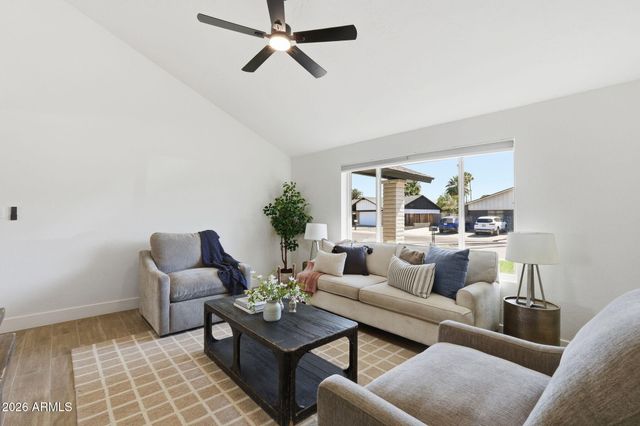 3205 N WOODBURNE Drive, Chandler, AZ 85224