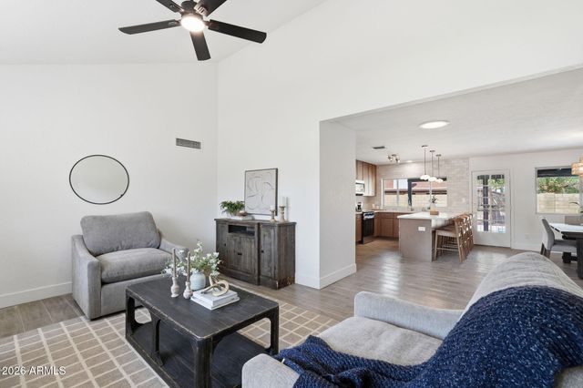 3205 N WOODBURNE Drive, Chandler, AZ 85224