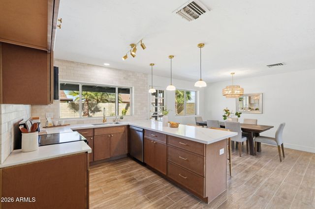 3205 N WOODBURNE Drive, Chandler, AZ 85224