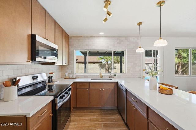 3205 N WOODBURNE Drive, Chandler, AZ 85224