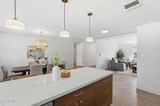 3205 N WOODBURNE Drive, Chandler, AZ 85224