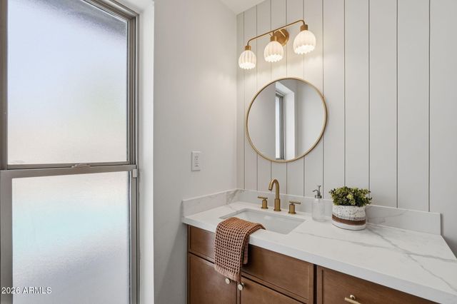 3205 N WOODBURNE Drive, Chandler, AZ 85224