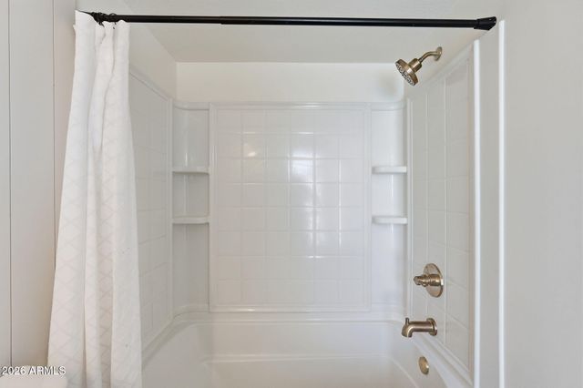 3205 N WOODBURNE Drive, Chandler, AZ 85224