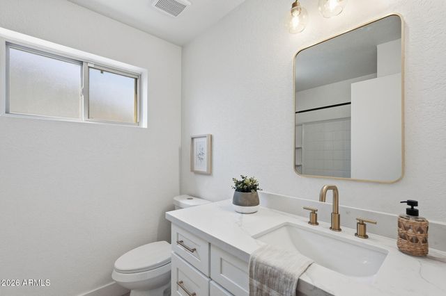 3205 N WOODBURNE Drive, Chandler, AZ 85224