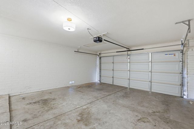 3205 N WOODBURNE Drive, Chandler, AZ 85224