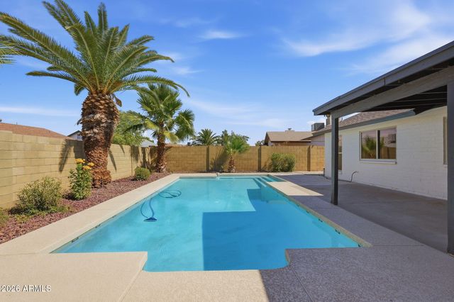 3205 N WOODBURNE Drive, Chandler, AZ 85224