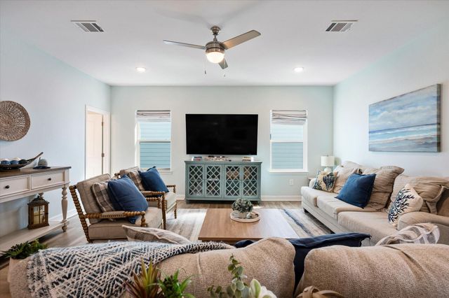 1985 Avenue I, Crystal Beach, TX 77650